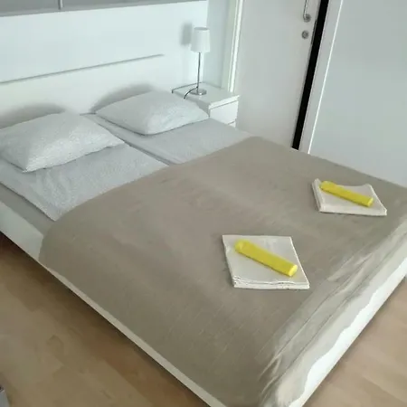 Loft With Terrace 24m2, Swimming Pool And Garage *